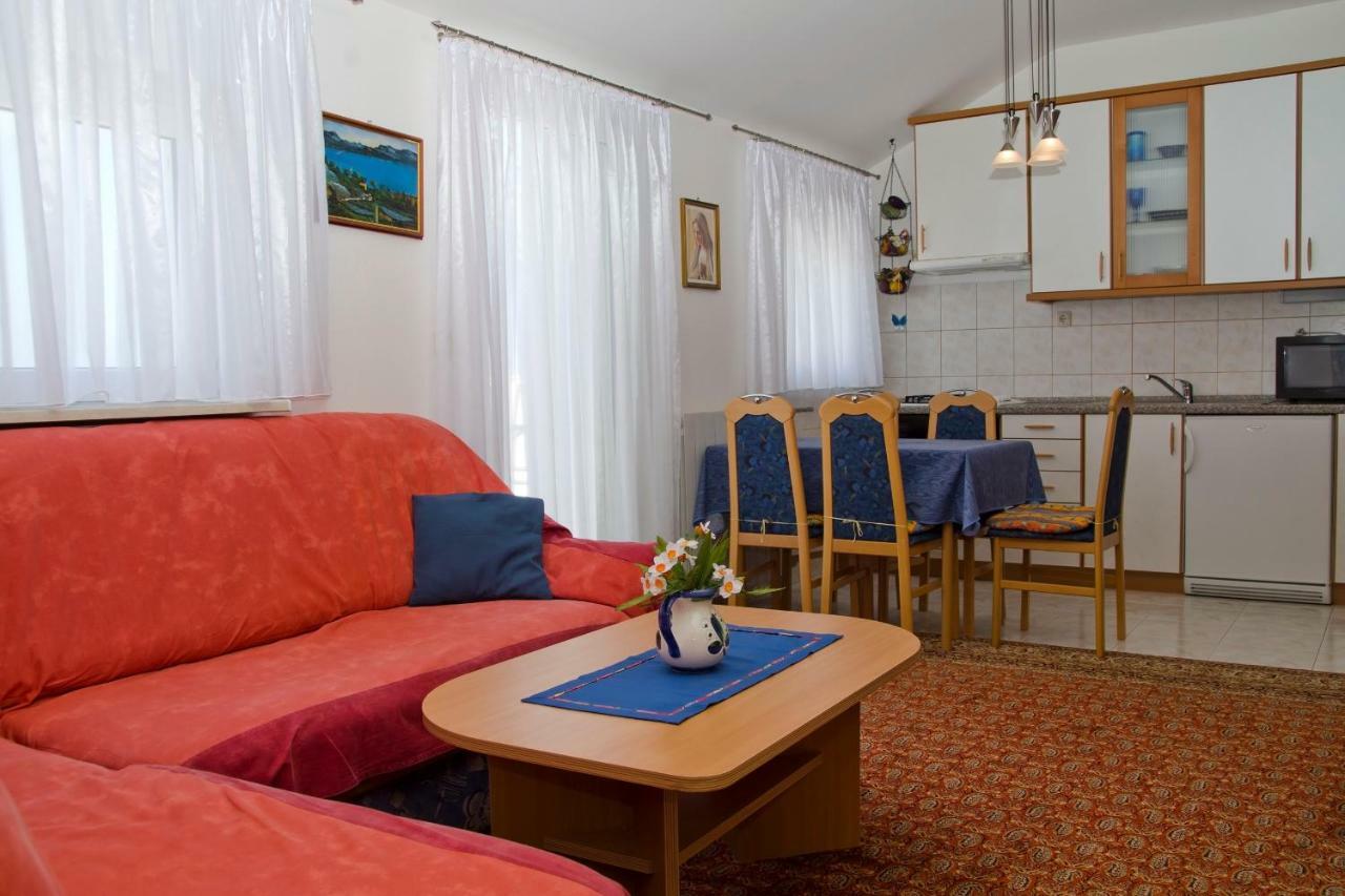 Sunshine Apartments פודסטראנה מראה חיצוני תמונה