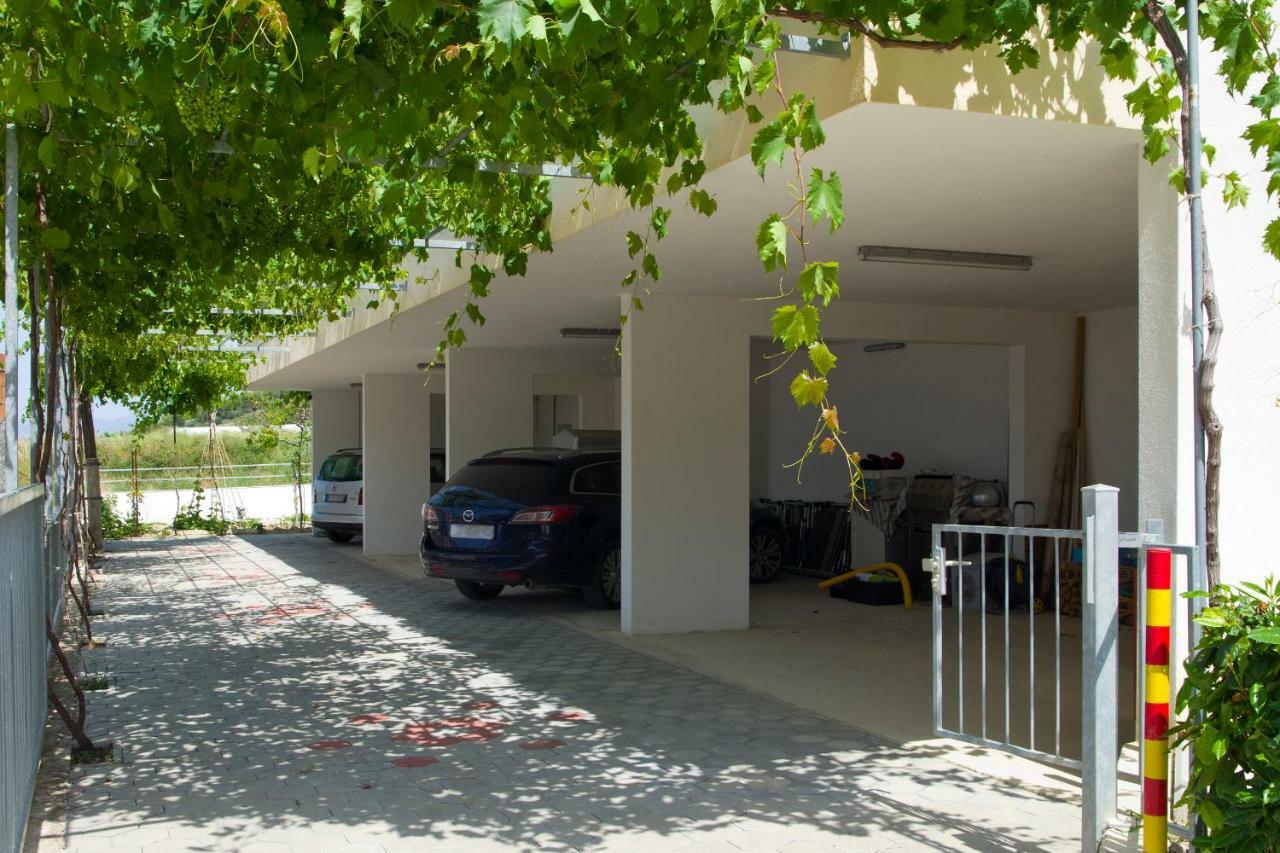 Sunshine Apartments פודסטראנה מראה חיצוני תמונה